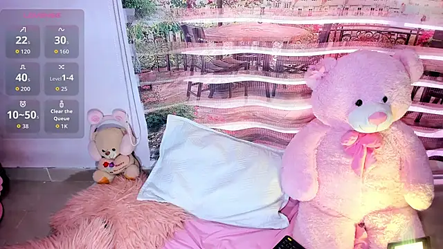 Snapshot of little_doll18_ chatting on June 13, 2026, 8:51 pm little doll18 online show from June 13, 2026, 8:51 pm