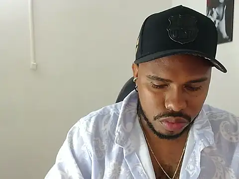 Snapshot of Alessandro_Hamed chatting on April 9, 2026, 2:01 pm Alessandro Hamed online show from April 9, 2026, 2:01 pm