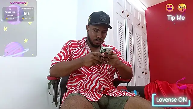 Snapshot of Alessandro_Hamed chatting on April 15, 2026, 7:58 pm Alessandro Hamed online show from April 15, 2026, 7:58 pm