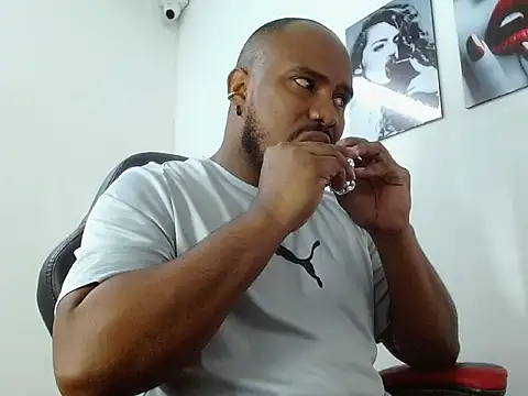 Snapshot of Alessandro_Hamed chatting on March 18, 2026, 1:35 pm Alessandro Hamed online show from March 18, 2026, 1:35 pm