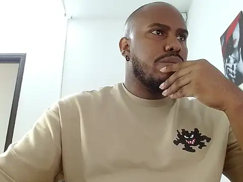 Snapshot of Alessandro_Hamed chatting on April 6, 2026, 2:29 pm Alessandro Hamed online show from April 6, 2026, 2:29 pm