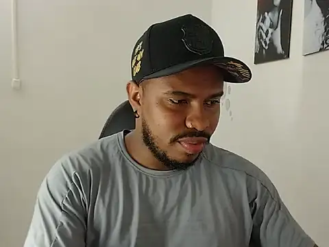 Snapshot of Alessandro_Hamed chatting on April 14, 2026, 1:38 pm Alessandro Hamed online show from April 14, 2026, 1:38 pm