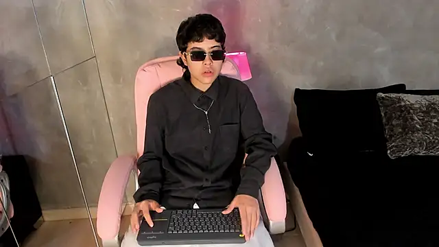 Cris Sasha online show from April 9, 2026, 11:49 am