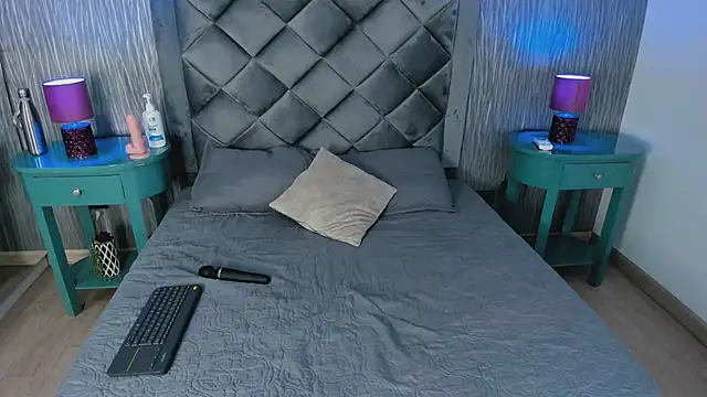 Snapshot of Aria_Sims chatting on April 7, 2026, 11:34 am Aria Sims online show from April 7, 2026, 11:34 am