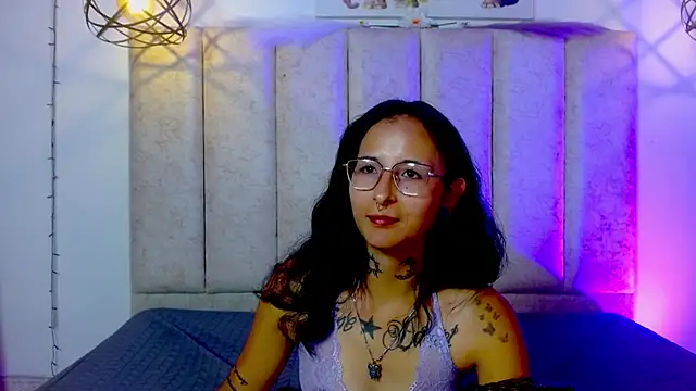 sophiesmithcs online show from April 14, 2026, 11:32 pm