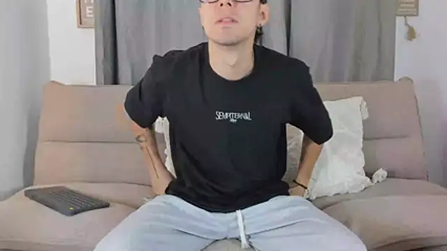 etham wolf1 online show from April 1, 2026, 5:10 pm