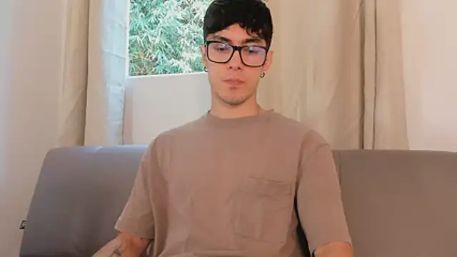 etham wolf1 online show from March 31, 2026, 5:04 pm