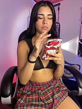 Shalom pink18 online show from April 3, 2026, 6:47 pm