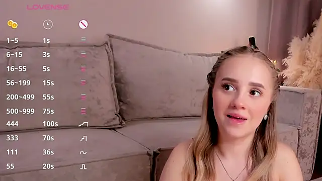 Snapshot of AmilyMoore chatting on March 31, 2026, 1:46 pm AmilyMoore online show from March 31, 2026, 1:46 pm