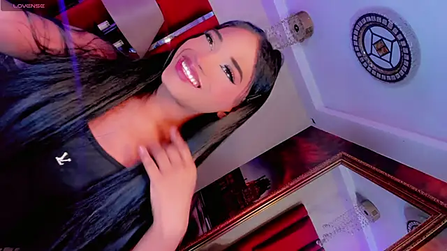 Paola Delfino online show from April 14, 2026, 11:37 am