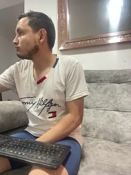 leoylia online show from March 21, 2026, 3:30 am