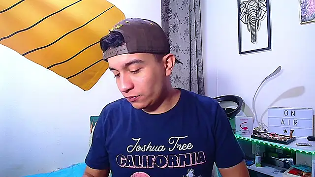 Max Parkerr online show from March 22, 2026, 3:35 pm