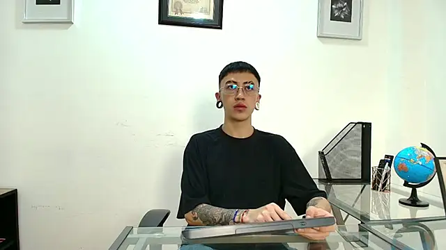 Yoshua Smith online show from March 20, 2026, 11:44 am