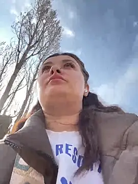 Taya lips online show from March 31, 2026, 6:48 am