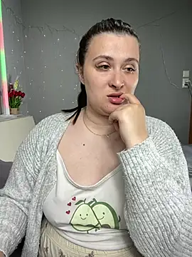 Taya lips online show from April 12, 2026, 6:22 pm