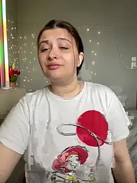 Taya lips online show from April 10, 2026, 6:42 am