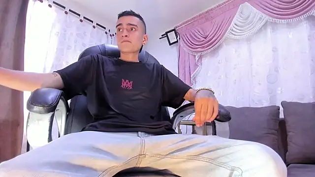 Ethann Boy online show from April 6, 2026, 7:15 pm