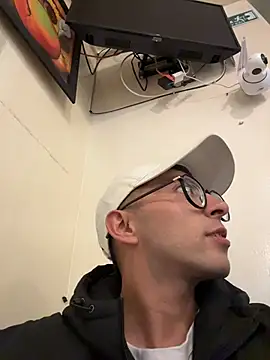 LeonBlazze online show from March 23, 2026, 11:48 pm