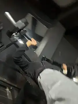 LeonBlazze online show from April 8, 2026, 2:07 pm