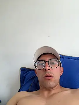 LeonBlazze online show from July 27, 2026, 7:54 pm