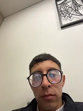 LeonBlazze online show from March 25, 2026, 12:00 am