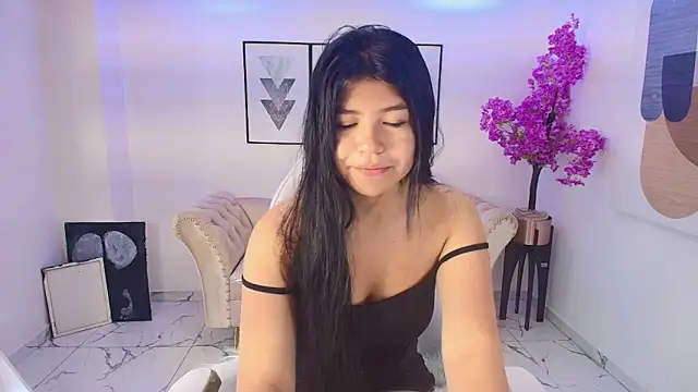 Snapshot of Kitty__meow chatting on April 16, 2026, 12:39 pm Kitty meow online show from April 16, 2026, 12:39 pm