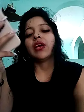 Snapshot of Sarah-917 chatting on April 17, 2026, 5:27 pm Sarah-917 online show from April 17, 2026, 5:27 pm