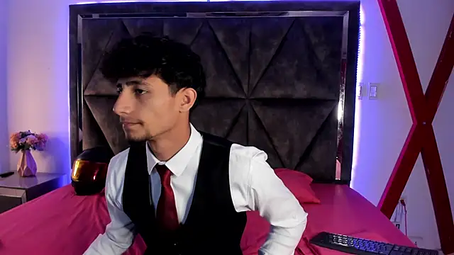 Snapshot of MaxiimoRomano_ chatting on March 20, 2026, 12:28 pm MaxiimoRomano online show from March 20, 2026, 12:28 pm