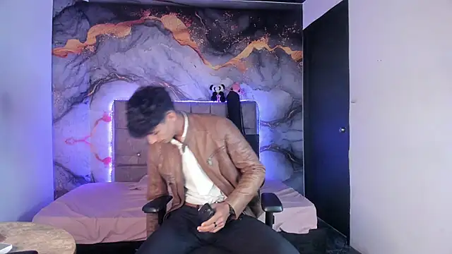 Snapshot of MaxiimoRomano_ chatting on April 16, 2026, 2:07 pm MaxiimoRomano online show from April 16, 2026, 2:07 pm