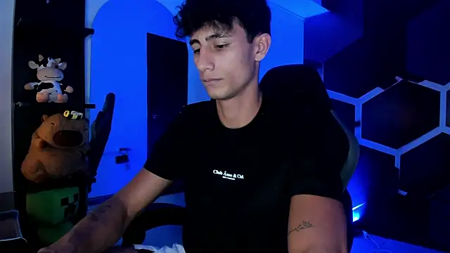 Snapshot of MaxiimoRomano_ chatting on July 2, 2026, 7:09 pm MaxiimoRomano online show from July 2, 2026, 7:09 pm