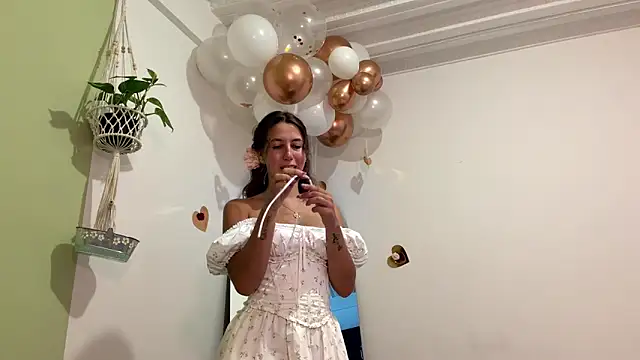 Snapshot of Julieta_Jol chatting on June 17, 2026, 2:49 pm Julieta Jol online show from June 17, 2026, 2:49 pm