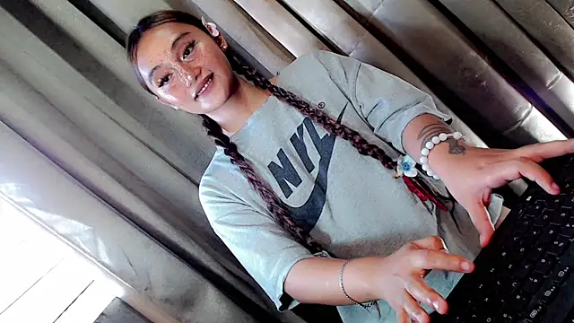 Jessicasfantasy online show from March 27, 2026, 8:26 am