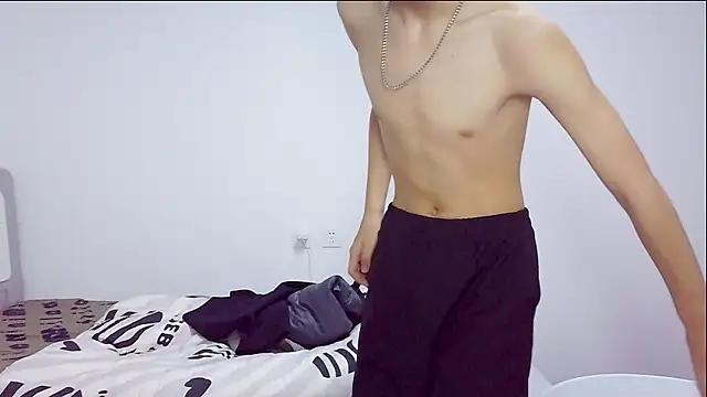 XX-XIUXIU online show from April 12, 2026, 12:30 pm