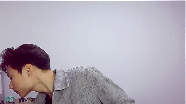 XX-XIUXIU online show from April 4, 2026, 1:17 pm