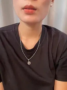 -Eidieea- online show from June 3, 2026, 12:33 am