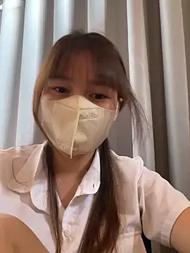 Snapshot of -Eidieea- chatting on April 10, 2026, 2:29 am -Eidieea- online show from April 10, 2026, 2:29 am