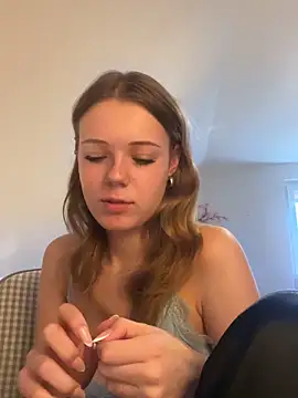 SophiaWestend online show from March 24, 2026, 7:08 am