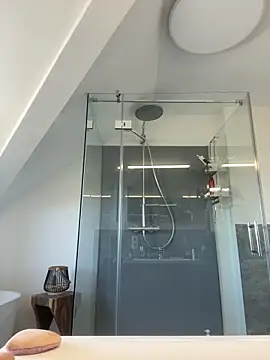 SophiaWestend online show from April 7, 2026, 9:00 am