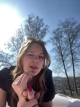 SophiaWestend online show from March 22, 2026, 11:01 am