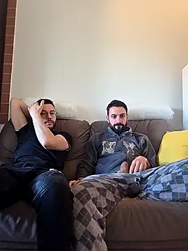 AmicisegretiITA online show from April 7, 2026, 5:31 am