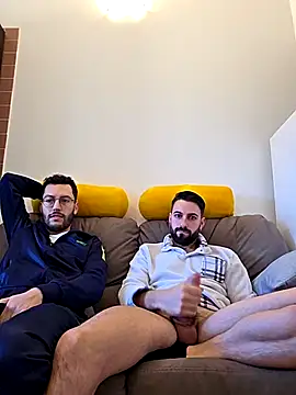 AmicisegretiITA online show from March 25, 2026, 6:35 am