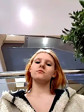 NinaParri online show from April 10, 2026, 3:13 am