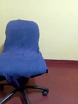 Snapshot of Chocolatebaby2005 chatting on April 15, 2026, 9:37 am Chocolatebaby2005 online show from April 15, 2026, 9:37 am