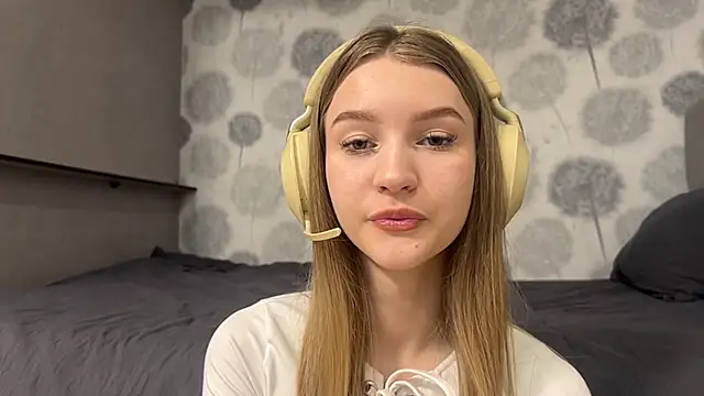 Snapshot of MelissaEvenns chatting on April 1, 2026, 12:17 pm MelissaEvenns online show from April 1, 2026, 12:17 pm