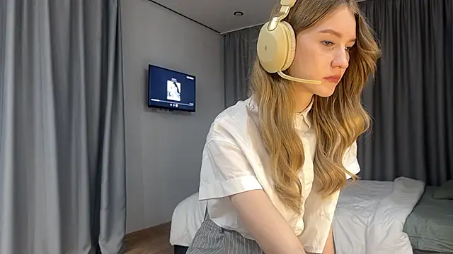 Snapshot of MelissaEvenns chatting on March 19, 2026, 12:16 pm MelissaEvenns online show from March 19, 2026, 12:16 pm