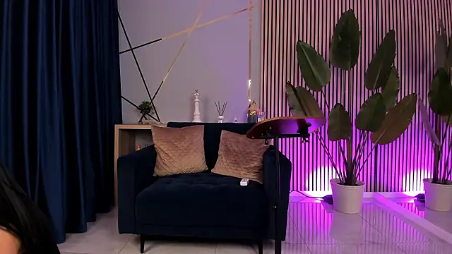 Snapshot of TiaCyrrus chatting on March 18, 2026, 3:35 pm TiaCyrrus online show from March 18, 2026, 3:35 pm