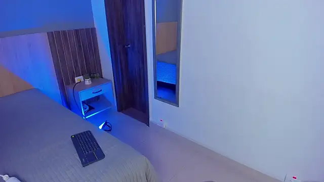 Snapshot of goddess_curvyy chatting on April 13, 2026, 11:47 am goddess curvyy online show from April 13, 2026, 11:47 am