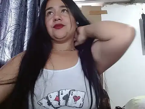 mia beautiful1 online show from April 13, 2026, 7:29 pm