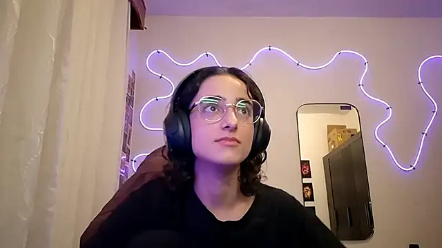 SanjuanaEytchison online show from April 7, 2026, 10:06 am