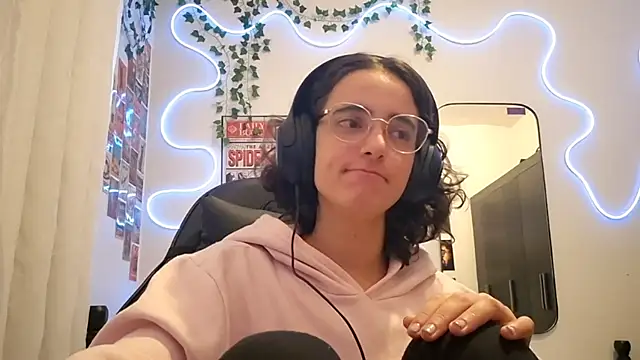 SanjuanaEytchison online show from April 16, 2026, 10:05 am